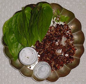 300px-Betel_leaf_betel_nuts_and_lime[1]